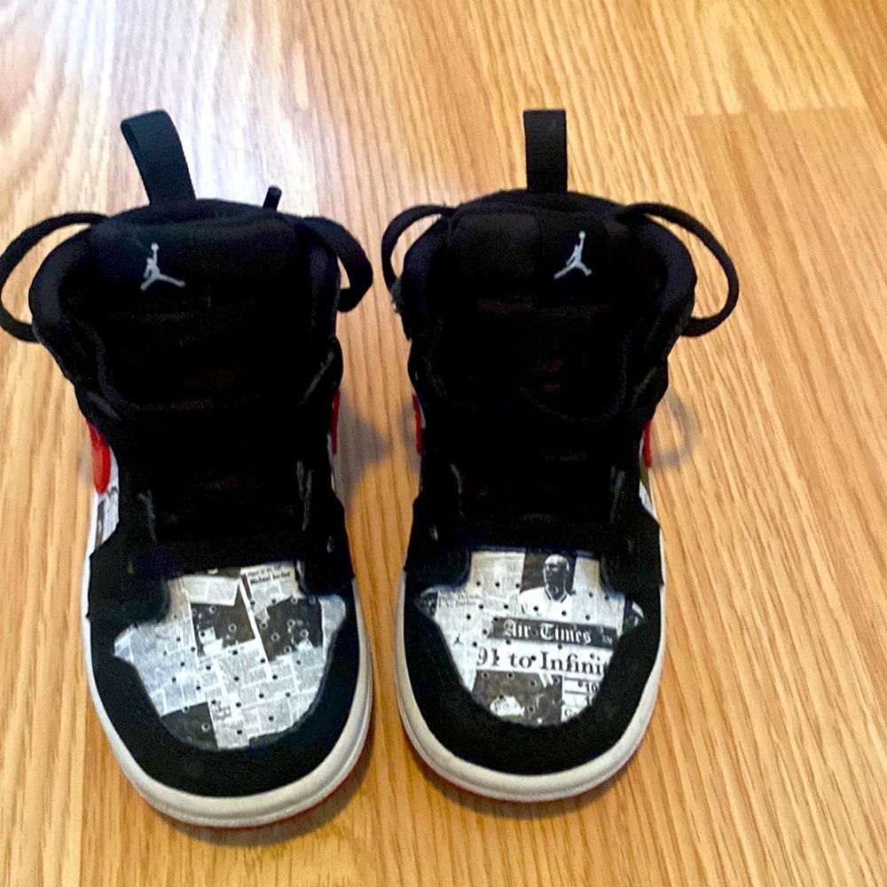 Jordan retro 1s
